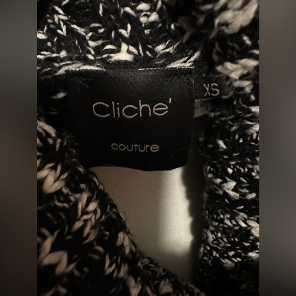 🇺🇸Cliche Couture Poncho Style Sweater with Armholes - Picture 4 of 5